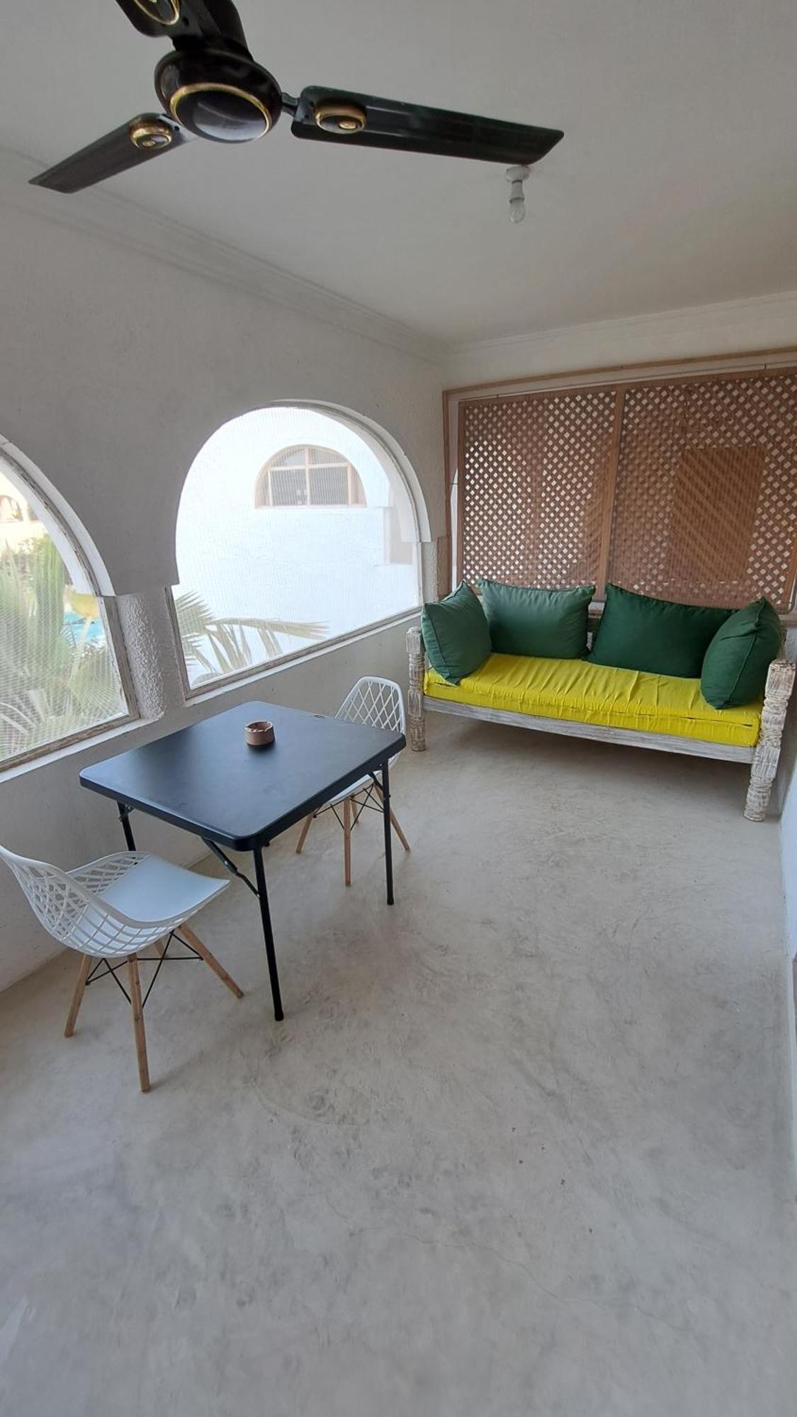 Kaleb'S Beachfront Serviced Studio Apartments Malindi Esterno foto