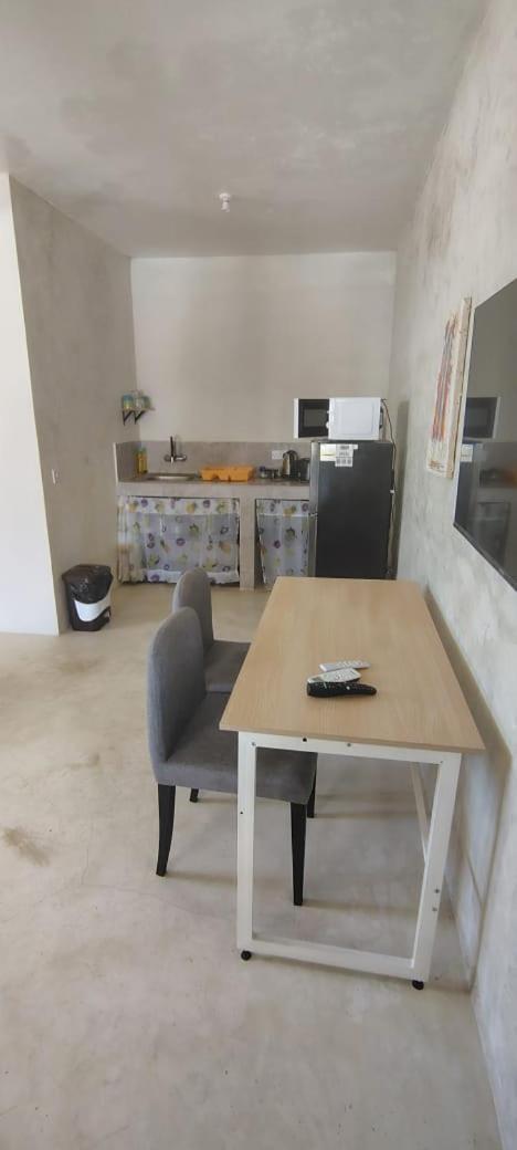 Kaleb'S Beachfront Serviced Studio Apartments Malindi Esterno foto